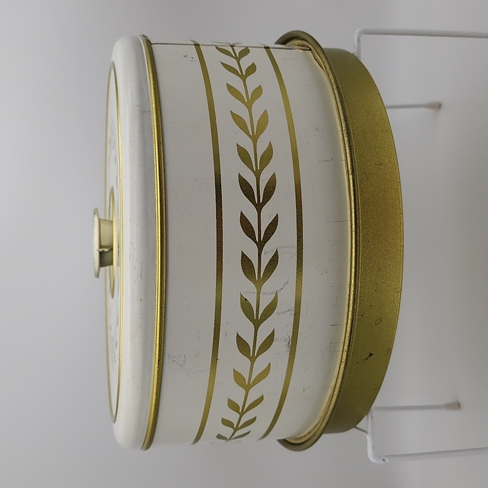 VINTAGE Cake Keeper Saver Metal With White & Gold Vine Design
